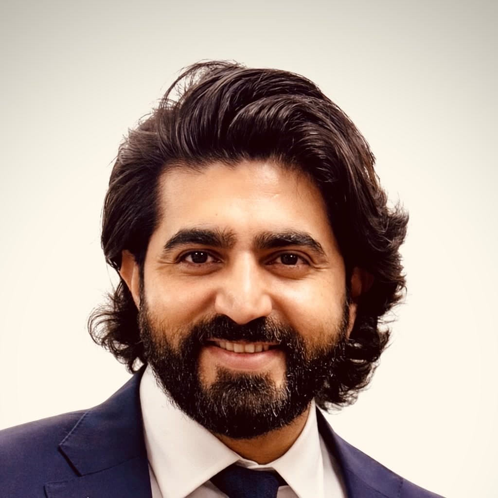 Portrait of Feroz Amlani, founder of AsliVerify